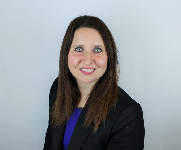 bankHOMETOWN HIRES SENIOR VICE PRESIDENT OF RETAIL BANKING North